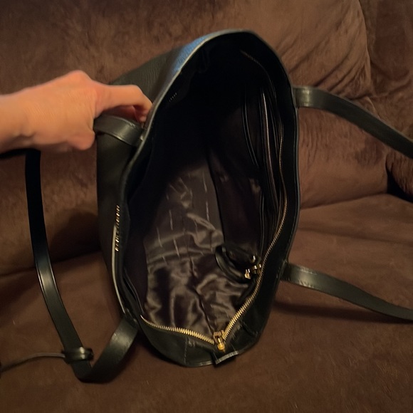 Michael Kors bag, excellent condition. Ready to send. - Picture 8 of 9